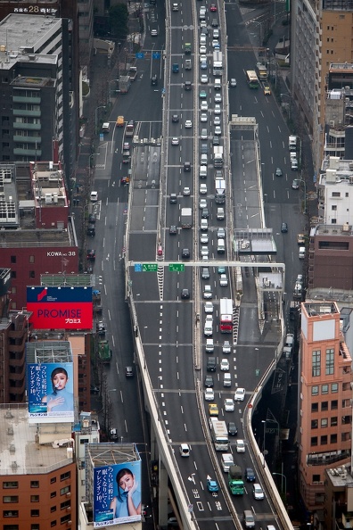 Bretelles d'accès entre les niveaux supérieur et inférieur d'une route à Tokyo